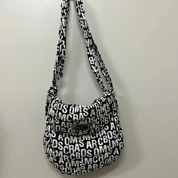 Marc Jacobs Handbags - Marc Jacobs Black/White Tote Crossbody Bag